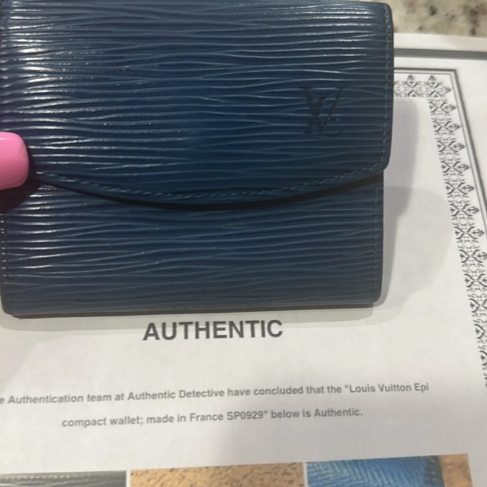 Louis Vuitton compact wallet with COA